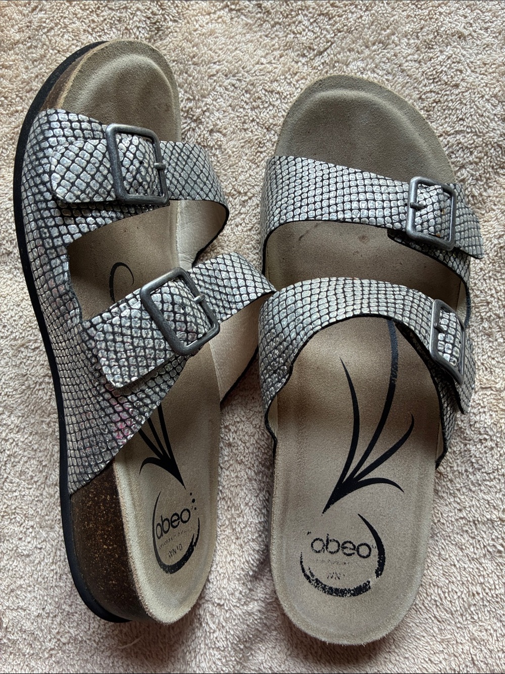 Abeo 10 N Metallic Silver Textured Double-Buckle Slide Sandals